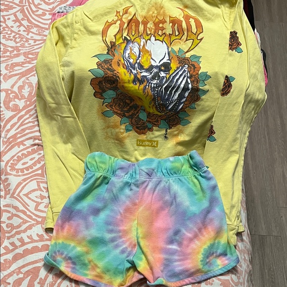 Hurley skull yellow long sleeve Sm.5 Tie-Dye Shorts🏝️ - Picture 10 of 13